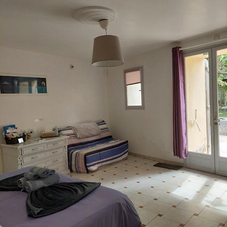 Mas Des Cigognes Bed & Breakfast Le Thor Ngoại thất bức ảnh