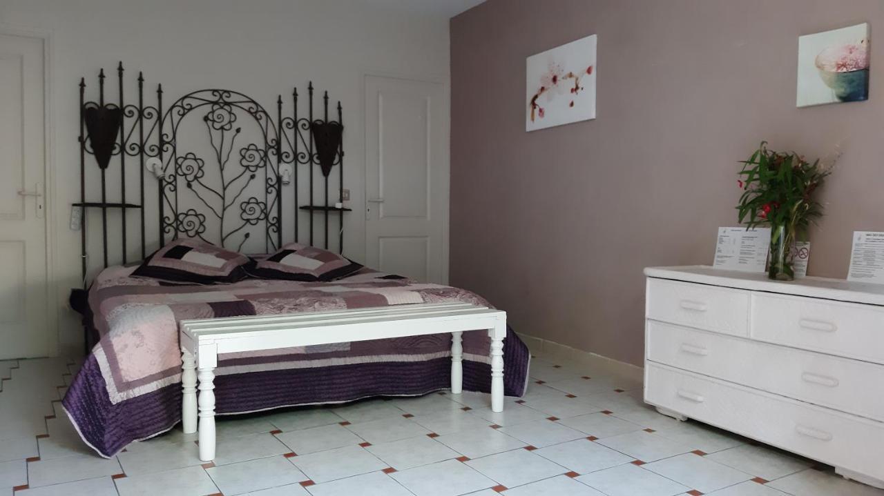 Mas Des Cigognes Bed & Breakfast Le Thor Ngoại thất bức ảnh