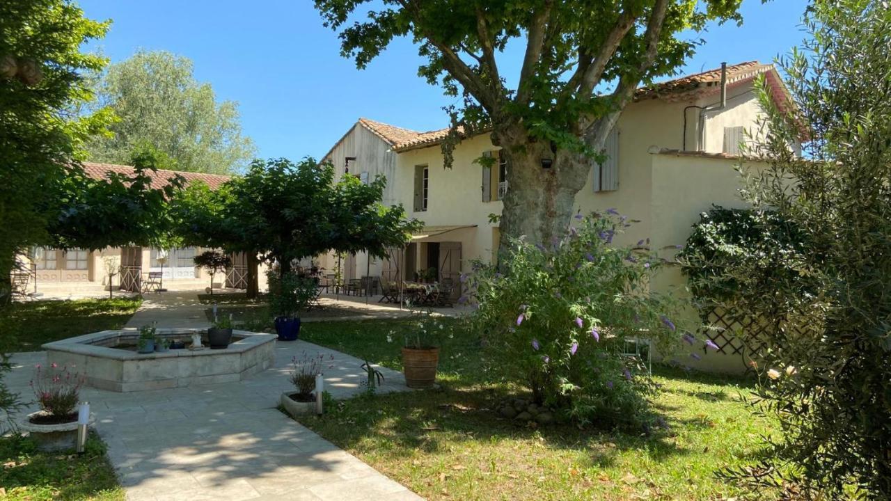 Mas Des Cigognes Bed & Breakfast Le Thor Ngoại thất bức ảnh