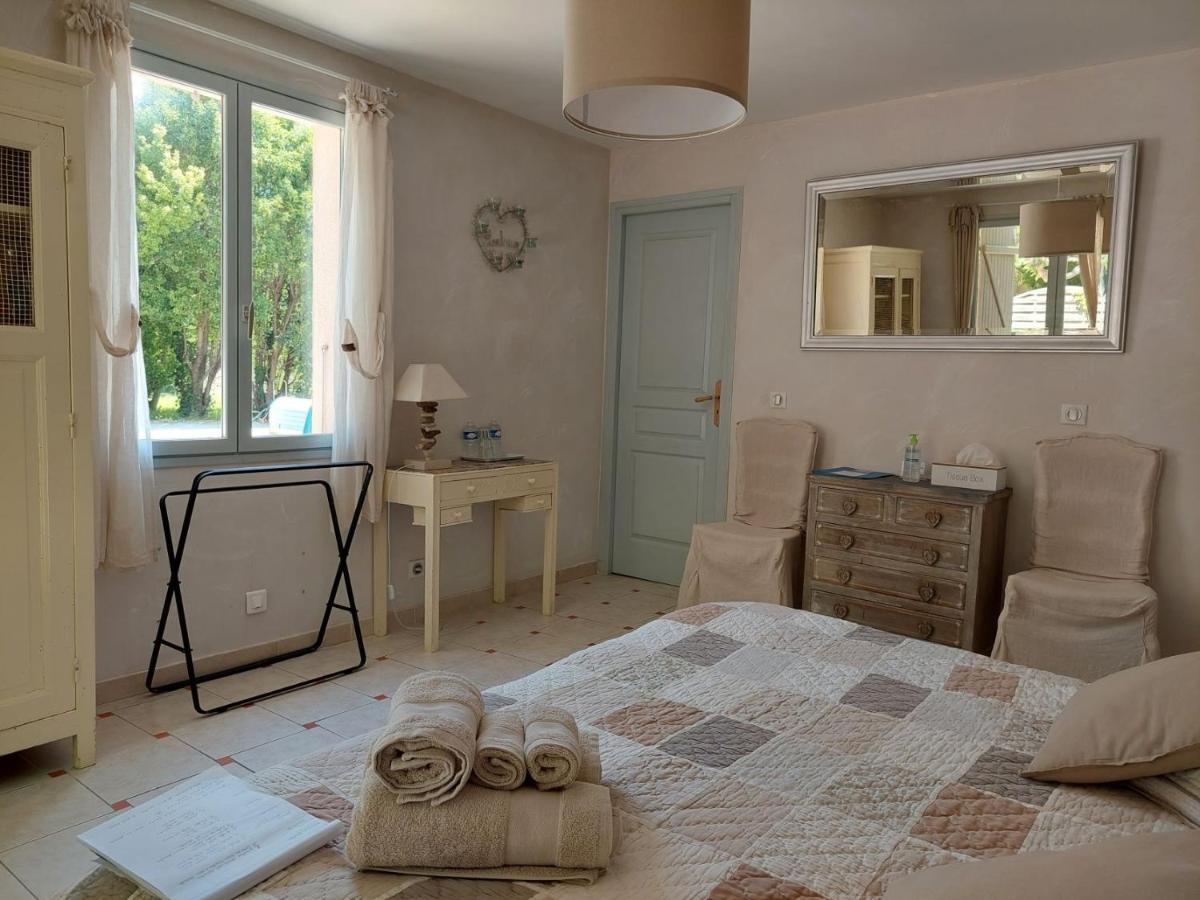 Mas Des Cigognes Bed & Breakfast Le Thor Ngoại thất bức ảnh