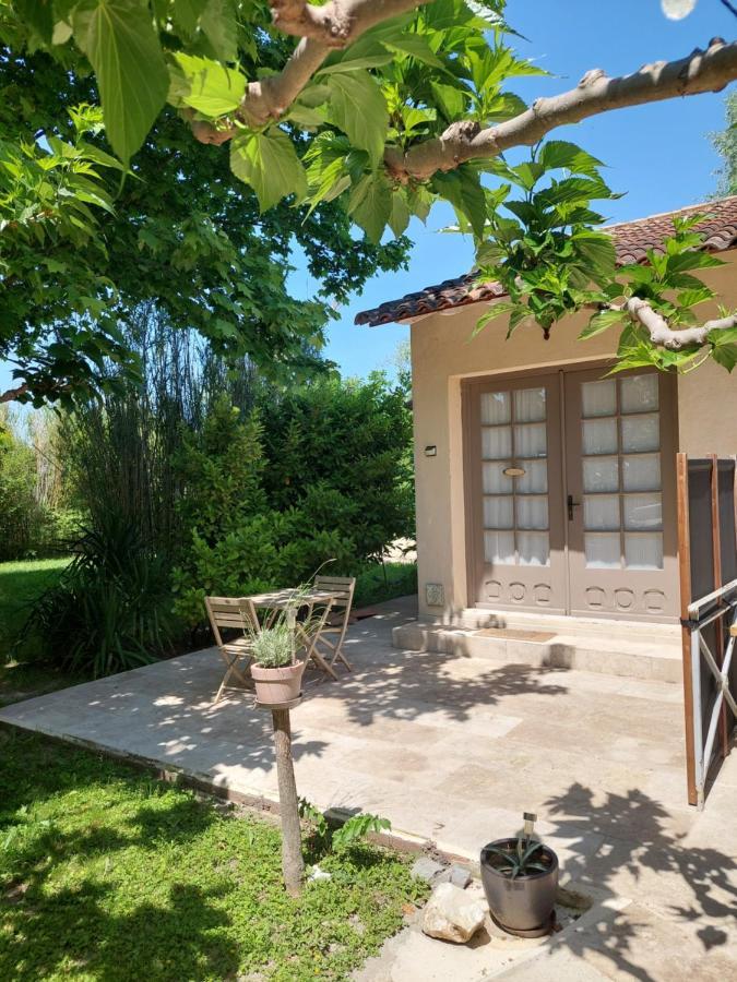 Mas Des Cigognes Bed & Breakfast Le Thor Ngoại thất bức ảnh