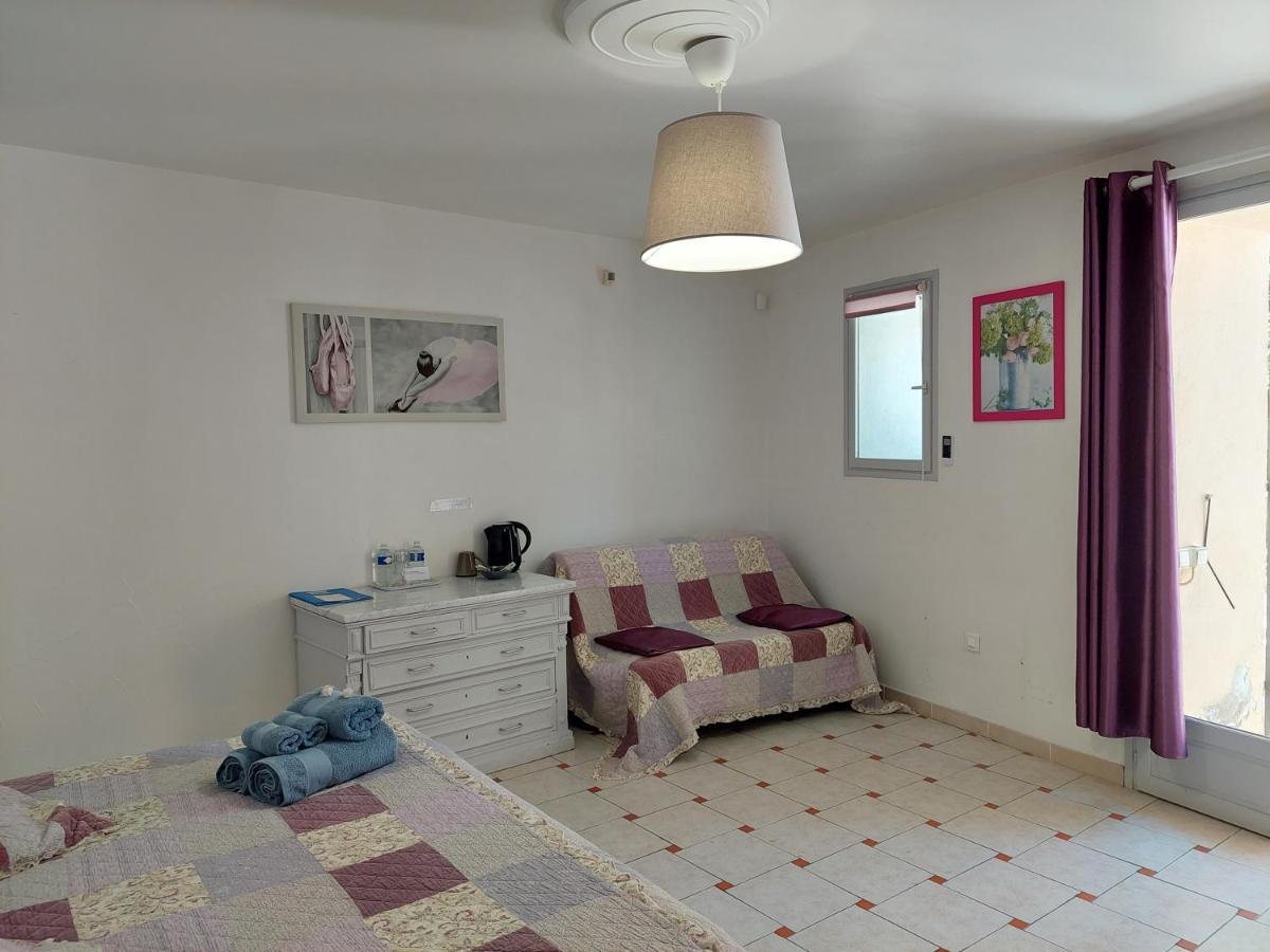 Mas Des Cigognes Bed & Breakfast Le Thor Ngoại thất bức ảnh
