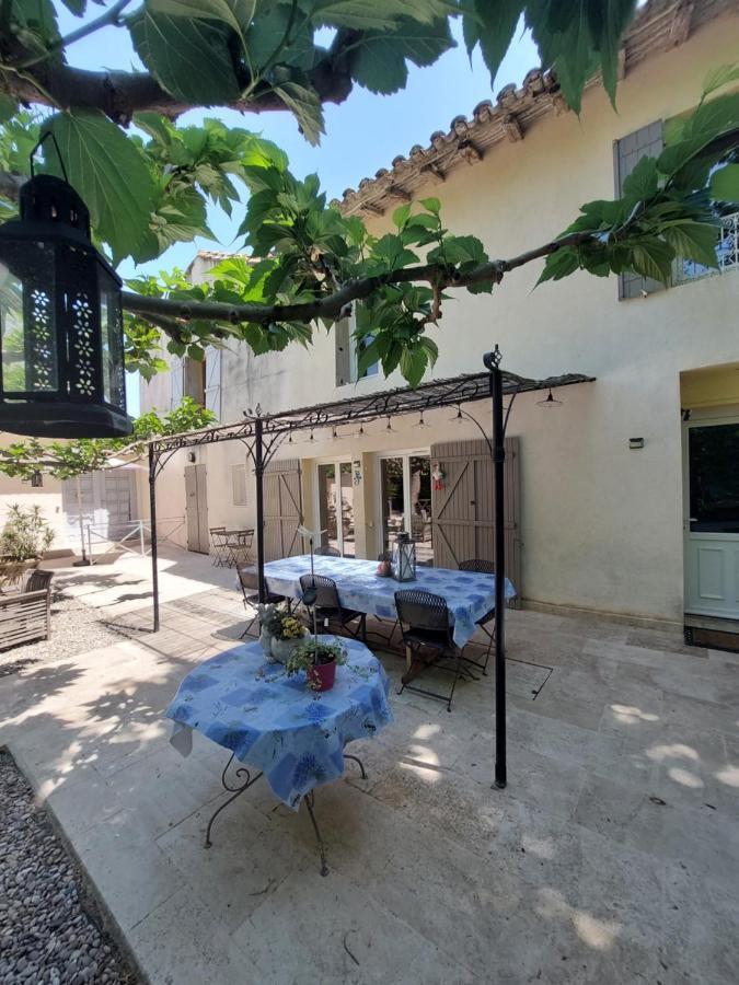 Mas Des Cigognes Bed & Breakfast Le Thor Ngoại thất bức ảnh