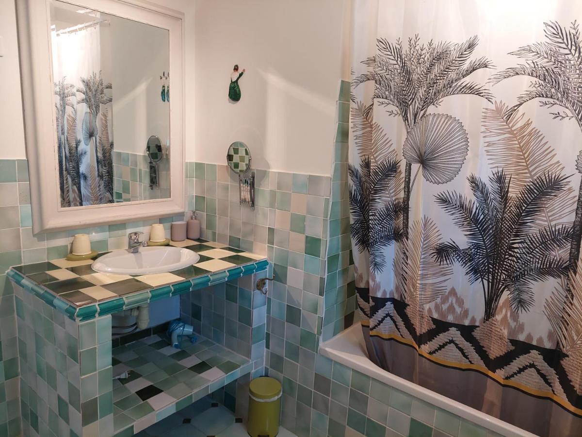 Mas Des Cigognes Bed & Breakfast Le Thor Ngoại thất bức ảnh