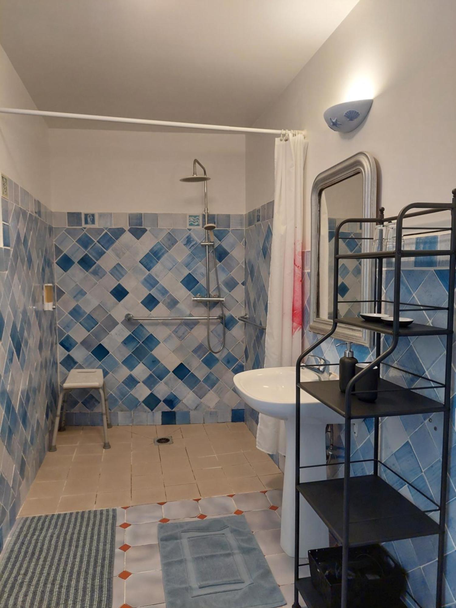 Mas Des Cigognes Bed & Breakfast Le Thor Ngoại thất bức ảnh